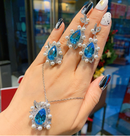 Dazzling Aquamarine Crystal Set