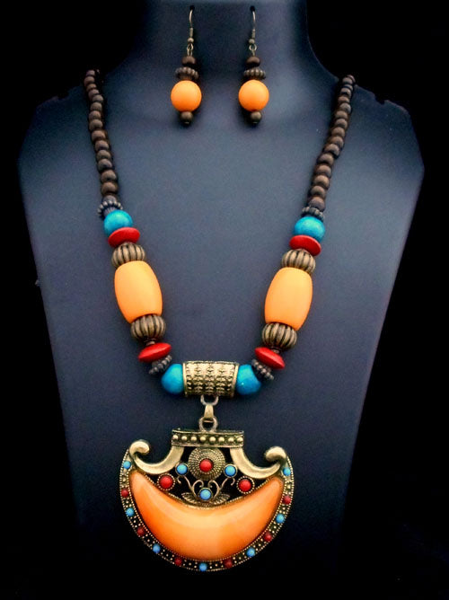 Beaded Pendant Necklace Set